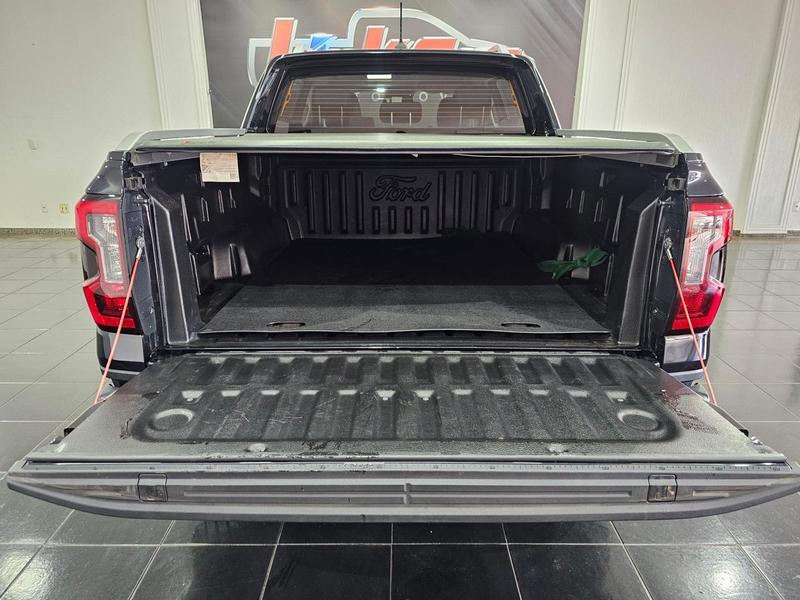 Ford Ranger LIMITED 3.0 V6 4X4 CD TB DIE. AUT. 2024 — foto 13