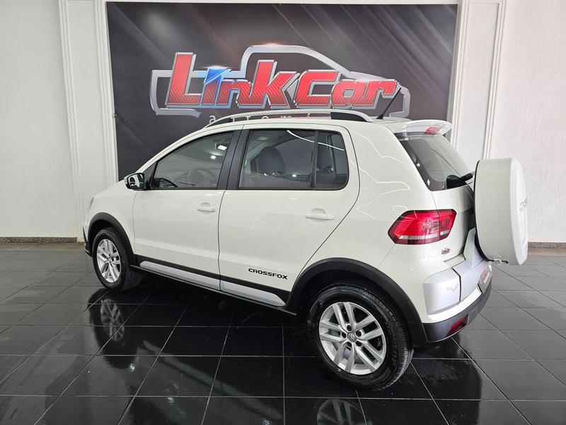 Volkswagen Crossfox I-MOTION 1.6 MSI 16V TOTAL FLEX AUT. 2015 — foto 6