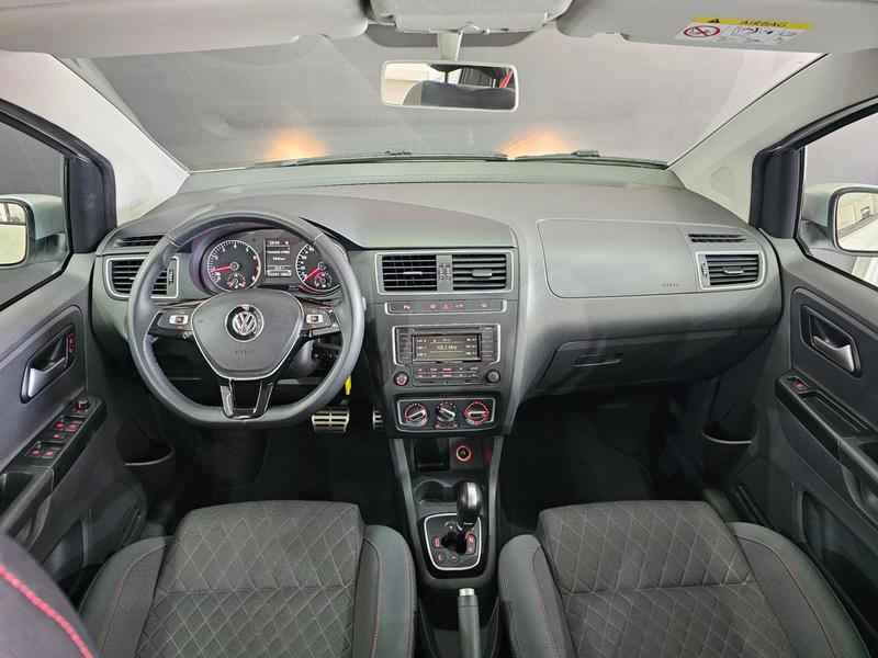 Volkswagen Crossfox I-MOTION 1.6 MSI 16V TOTAL FLEX AUT. 2015 — foto 8
