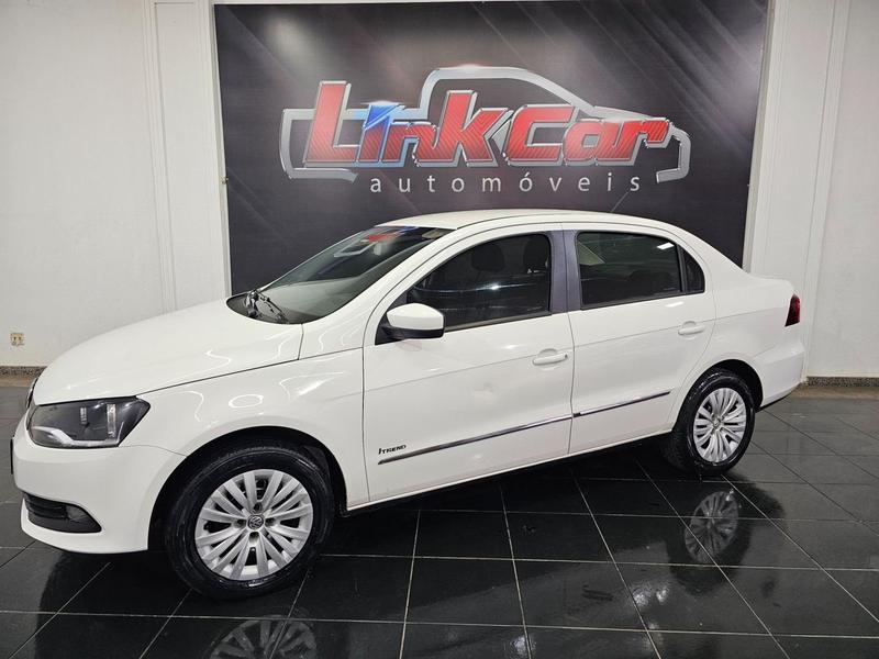 Volkswagen Voyage 2014